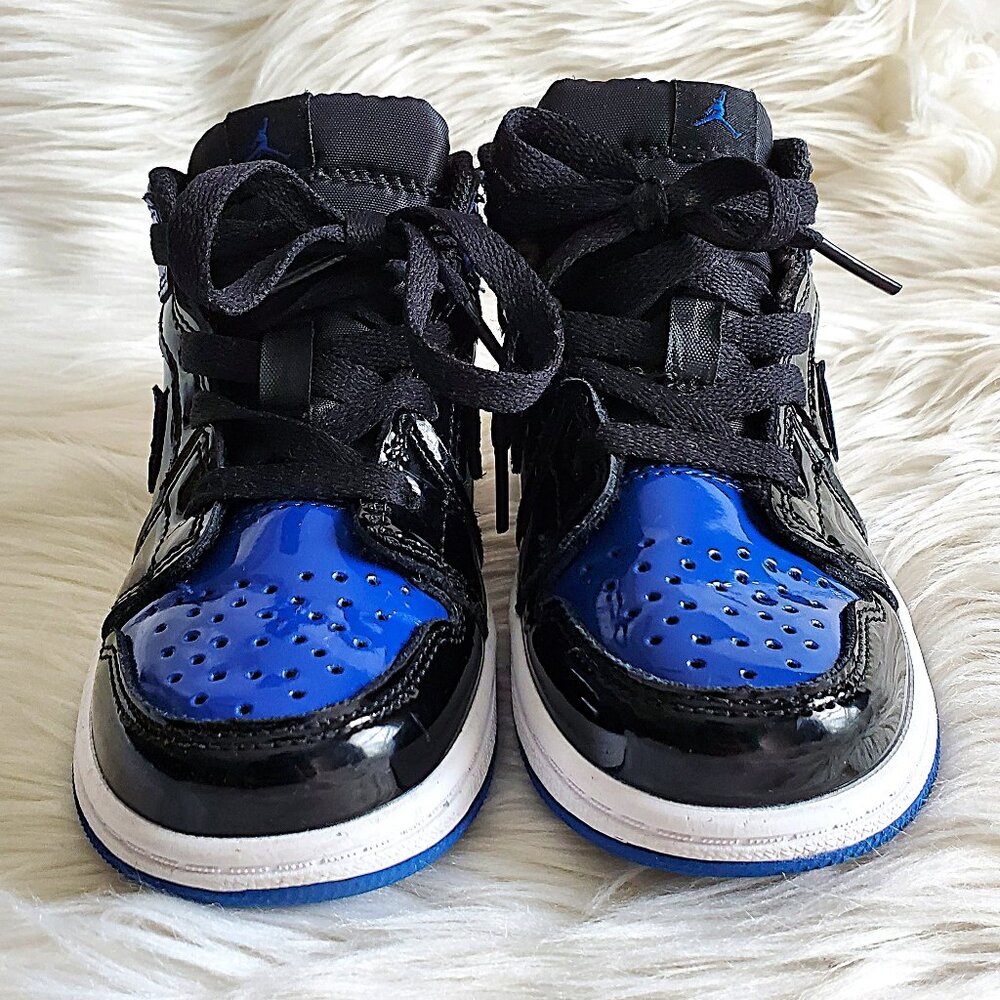 Nike Air Jordan Black/Blue Kid's 1 Retro High OG Patent Bred SZ 10C - Picture 4 of 13